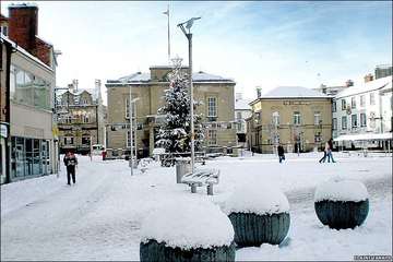 Picture of snow covered Mansfield Town Centre